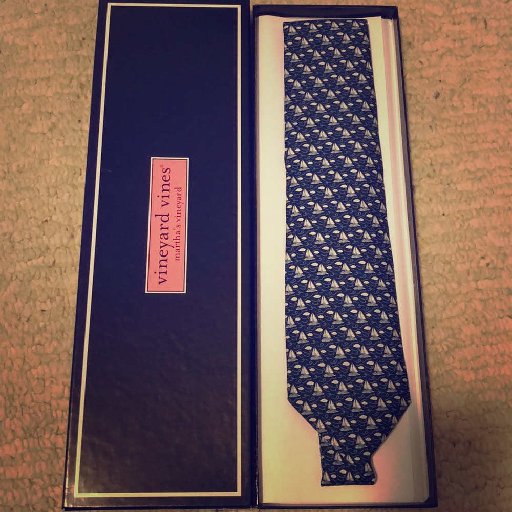 Vineyard Vines men’s tie